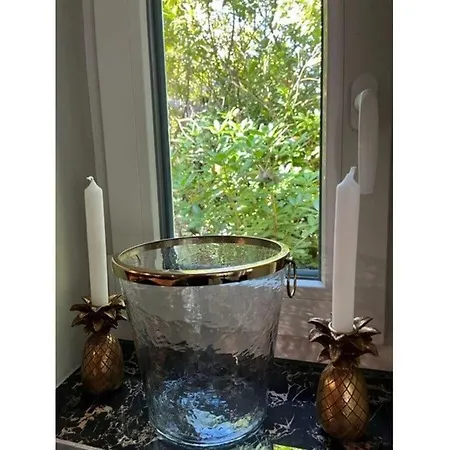 Jewel By The Sea 